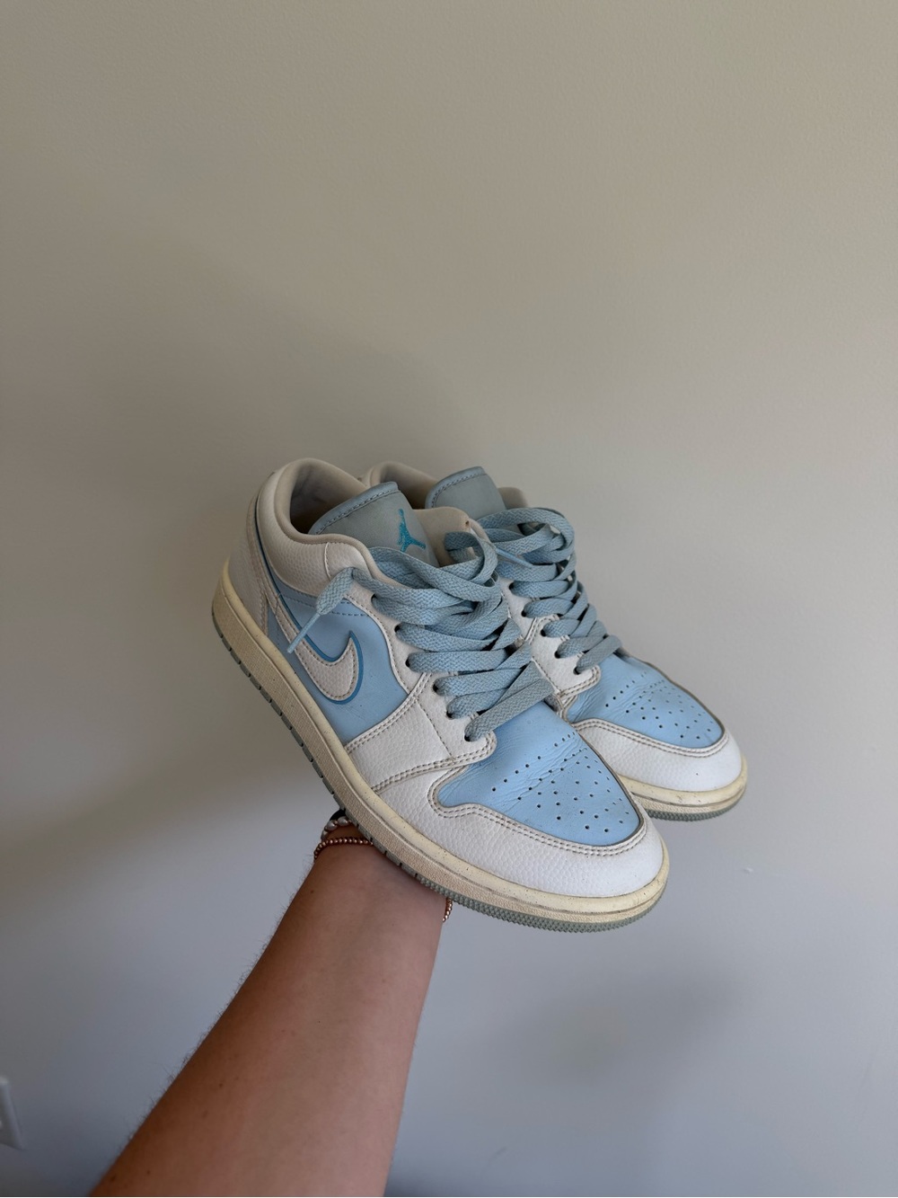 Nike Air Jordan 1 Low SE sneakers in reverse ice blue